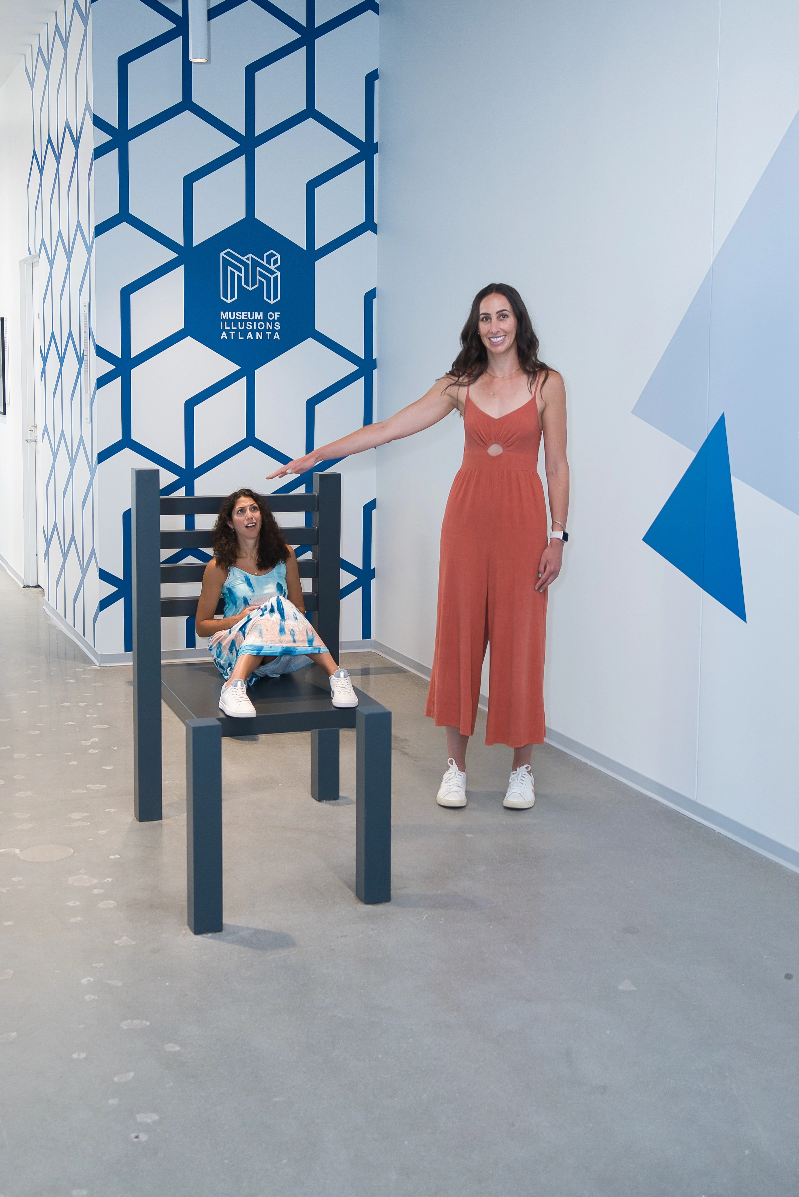 beuchet chair installations exhibits vertical–slider moi atlanta 900×1200
